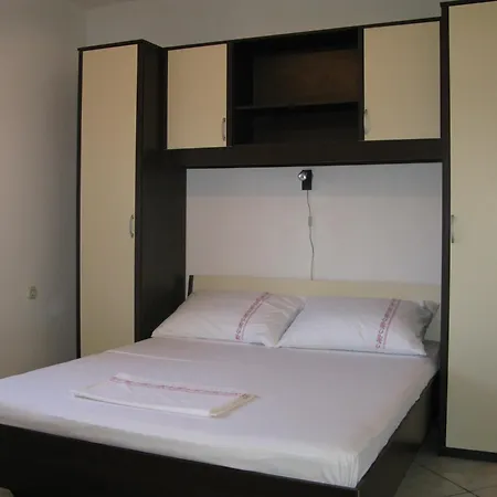 With Parking Space Lopar, Rab - 18005 דירה *