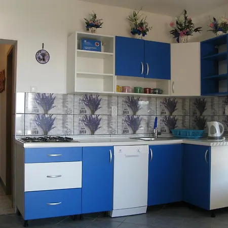 With Parking Space Lopar, Rab - 18005 דירה לופאר