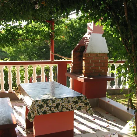 With Parking Space Lopar, Rab - 18005 דירה