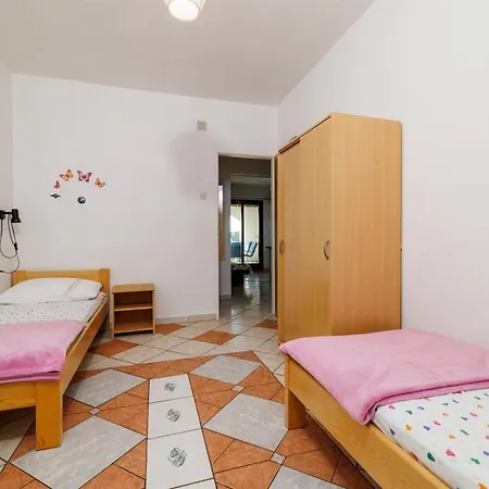 With A Parking Space Lopar, Rab - 18005 Apartman Lopar