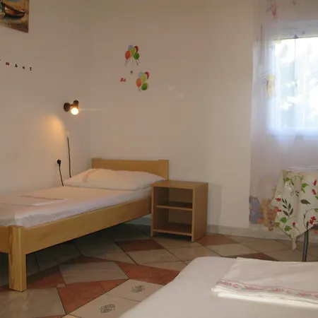 Appartamento With Parking Space Lopar, Rab - 18005 Lopar