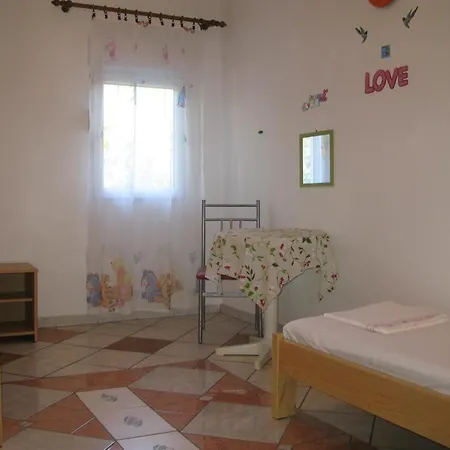 Appartamento With Parking Space Lopar, Rab - 18005