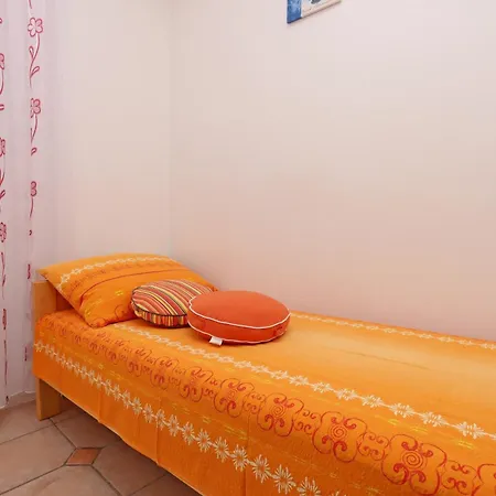Apartman With Parking Space Lopar, Rab - 18005