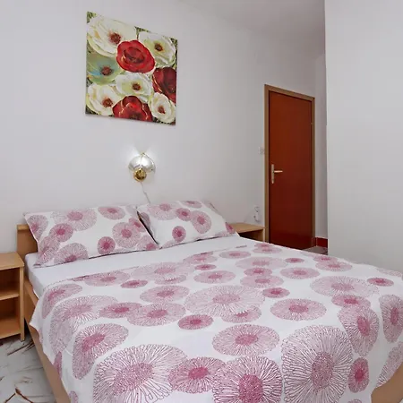 Apartman With Parking Space Lopar, Rab - 18005 *