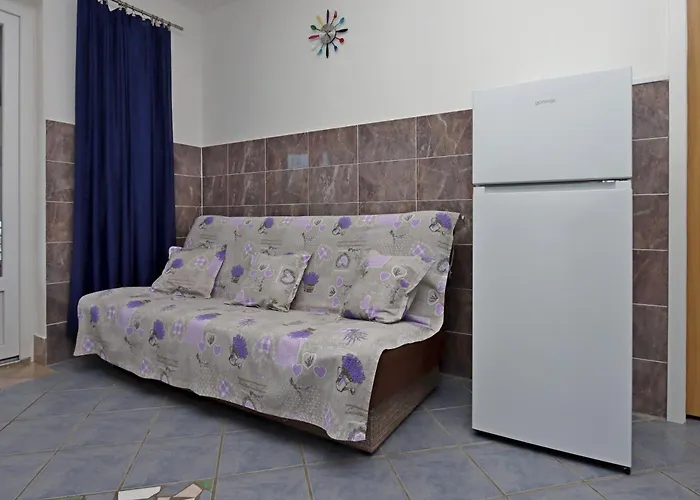 With Parking Space - Rab - 18005 Apartamento Lopar