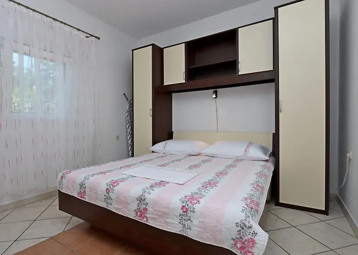With Parking Space - Rab - 18005 Apartamento *