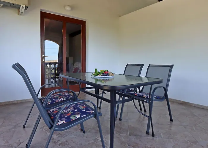 With Parking Space - Rab - 18005 Apartamento Lopar