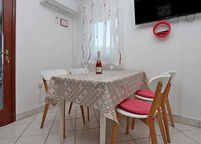 With Parking Space - Rab - 18005 Apartamento *