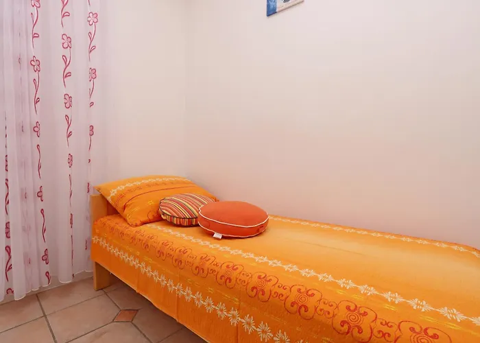 Apartamento With Parking Space - Rab - 18005