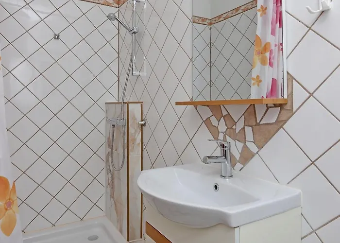 With Parking Space - Rab - 18005 Apartamento